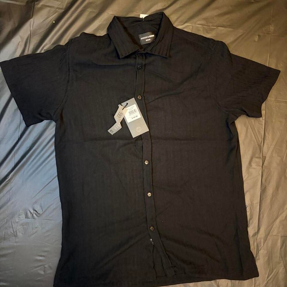 Hudson and burrow black button